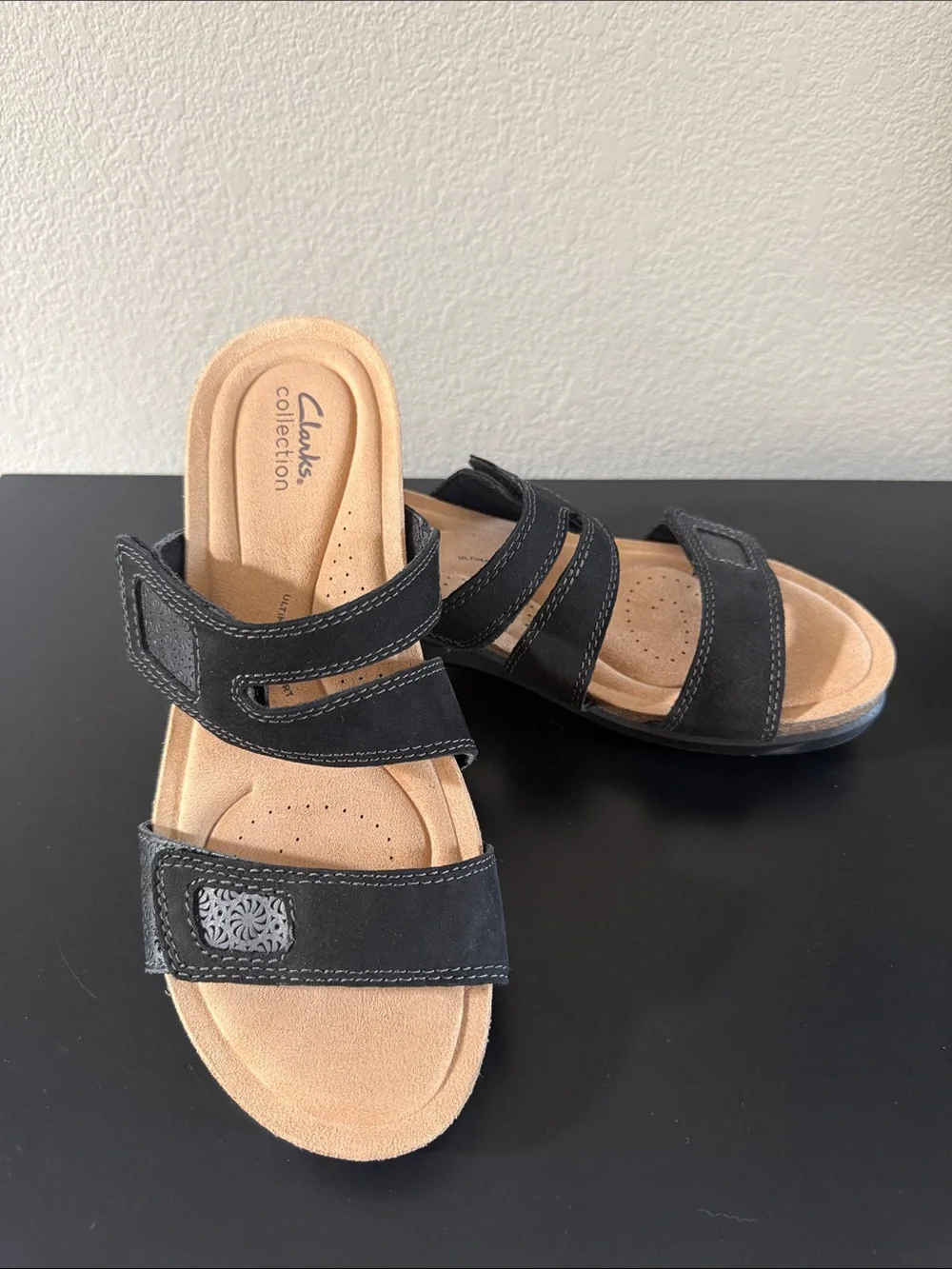 Clarks Calenne Maye Black Leather Flat Sandals